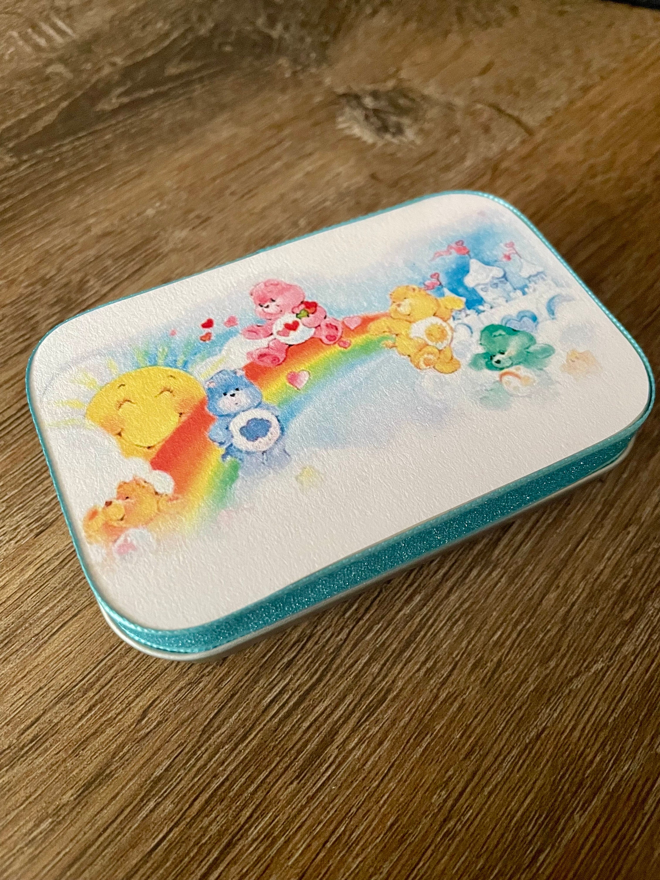 ケアベア　フレンズ　ピローケース　ヴィンテージ 古着USAマイリトルポニー Care Bears Themed Storage Tin Wallet | Purse Organizer | Nostalgia