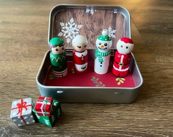 Christmas Peg Doll Play Set in Themed Tin Santa Mrs Claus Snowman Presents Elf Figures Decorations Gift