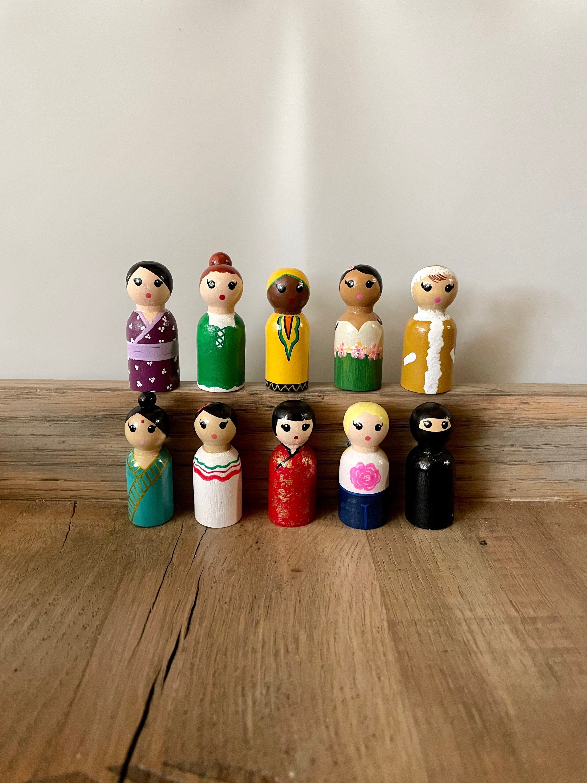 Little Ladies of the World Miniature Wood Peg Dolls Figures Toys