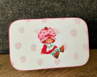 Strawberry Shortcake Themed Tin Wallet | Purse Organizer | Vintage Image | Travel Box Case Storage | Gift Notions Sewing Make Up Notes Tea