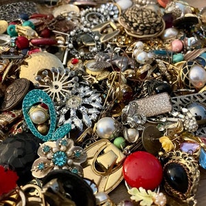 Bulk Lot of Fashion Jewelry Vintage and Modern for Assemblage, Art, Crafts, Miniatures, Mixed Materials Pins Earrings Necklaces Bracelets