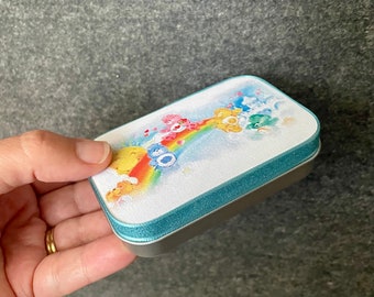 ケアベア　フレンズ　ピローケース　ヴィンテージ 古着USAマイリトルポニー Care Bears Themed Storage Tin Wallet | Purse Organizer | Nostalgia