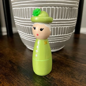 Queen Elizabeth II Peg Doll Influential Women in History Educational Cute Gift England British Britain UK Royal Family