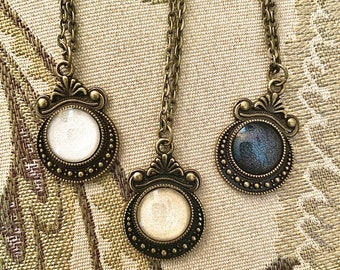 Witch’s Mirror | Hexenspiegel | Mini Ornate Pendant Necklace | Protection from Evil | Antique Bronze | Scrying