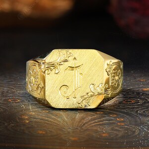 Anillo de sello vintage con inicial J, anillo llamativo grabado floral en oro amarillo cepillado, anillo con monograma personalizado, regalo con letra Art Déco para él.