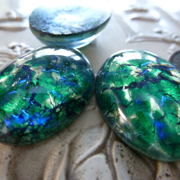 GORGEOUS Vintage Czechoslovakia Harlequin  Green w/Silver Foil OVAL Art Glass Blue Flash Dragon's Breath 25 x 18mm Cab Stones C49