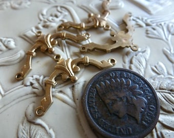 5 Vintage Connectors, Cast Brass Secessionist or Nouveau Style Pendants or Drops, Jewelry Findings, 26x15mm G3