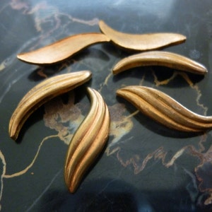 Vintage Leaves, 1960s Curled and Ribbed, Small Raw Cast Brass Dapped Leaf Stampings, Jewelry Findings, 23x6mm, 15 pcs. (C14)