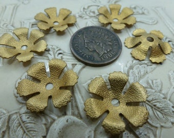 Vintage Brass Haskell Flowers Stippled Pattern 6 Petal Flowers, Round Dapped Jewelry Findings, 16.5mm, 5 pcs. C52