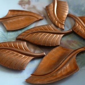 Vintage Brass Leaves, 1950s Stylized Detailed Dapped Leaf Jewelry Findings, Ginger Copper Tone Patina, Cast, 30x14mm, 6 pcs. (C22)