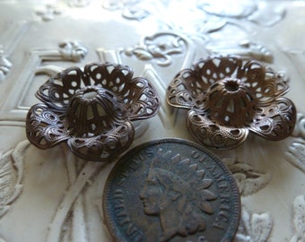 2 Vintage Filigree Flower, 1940s-50s Round 5 Petal Filigree Haskell Stamping, Raw Unplated Brass, 23mm in Diameter, 2 pieces C52