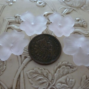 4 Vintage 19mm Rosaline Rose Pink Frosted Glass Dogwood Flower Bead w/a Center Hole C29