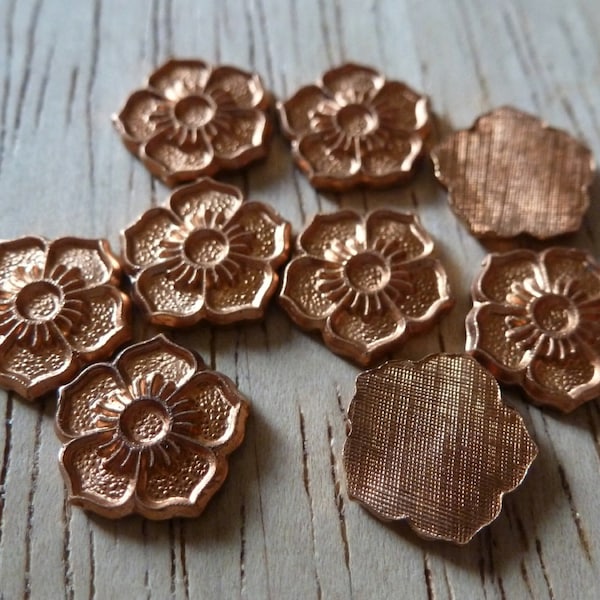 Vintage Findings, 1970s Small 5 Petal Detailed Flowers, Die Cast Ginger Brass Jewelry or Enamel Findings, Embellishments, 8mm, 9 pcs. (C29)
