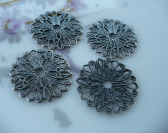 Round Vintage Filigree, 1950s Small Antique Silver Flower Stampings, Brass Drops, Connectors, Links, Jewelry Findings, 16mm, 4 pcs. (C13)