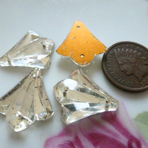 2 Vintage SHABBY Glass Pendants, 1950s Molded Faceted Scalloped Fan Fleur di Lis Shape Drop, 2 Holes, 20x18mm, Gold Foiled, 2 pieces (C39)
