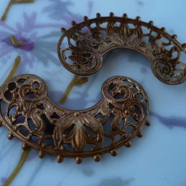 Vintage Filigree, 1950s Curved Floral Connectors, Fully Dapped Copper Tone Brass Jewelry Findings,  29x12mm, 4 pcs. (C13)