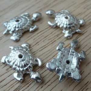 4 Vintage Silver Tone Turtle Beads C29