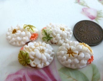 1 Adorable Opaque 60s Japan White Relief OVAL Flower Cab Stone, 20x15mm, C37