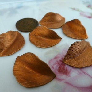 Vintage Brass Leaves, 1970s Curled Leaf, Detailed Front, Fully Dapped Sturdy Stampings, Ginger Copper Patina, 24x15mm, 3 pcs. (C12)