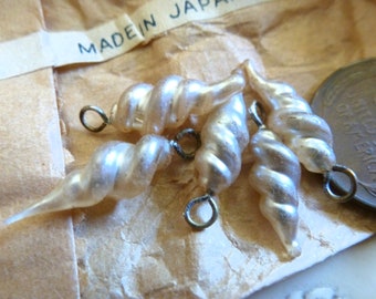 4 Shabby, Vintage Japan Pearl Miriam H. Twist Drops, Wired Glass , 18-20 x 5-6mm, Looped, Wire Bead, Drop, Pendant C44