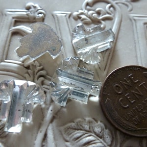 4 Vintage, Shabby Glass Cabochons, 1940s CLEAR Art Deco Style Fan Shape, Foiled Flat Backs, Made in Germany, 13.5 x 14mm, 4 pcs. (C39)