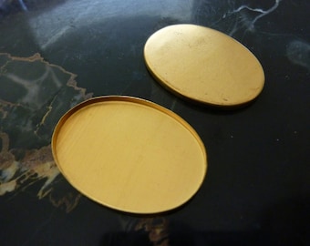 2 Vintage Bezels, 1950s Oval Shallow Unplated Brass Cameo or Cabochon Smooth Edge Tray Settings, Jewelry Findings, 33 x 24mm (C19)