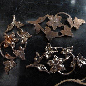 Vintage Drops, 1960s Flower, Leaf and Vine Connectors, Small Lightweight Die Cast Brass Floral Jewelry Findings, 30x15mm, 3 pcs. (C23)