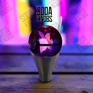 Peut inclure: Panneau en bois rustique avec l'inscription "Welcome to our home" en lettres blanches. Le panneau présente une finition vieillie et un design simple et accueillant, idéal pour la décoration de la porte d'entrée.