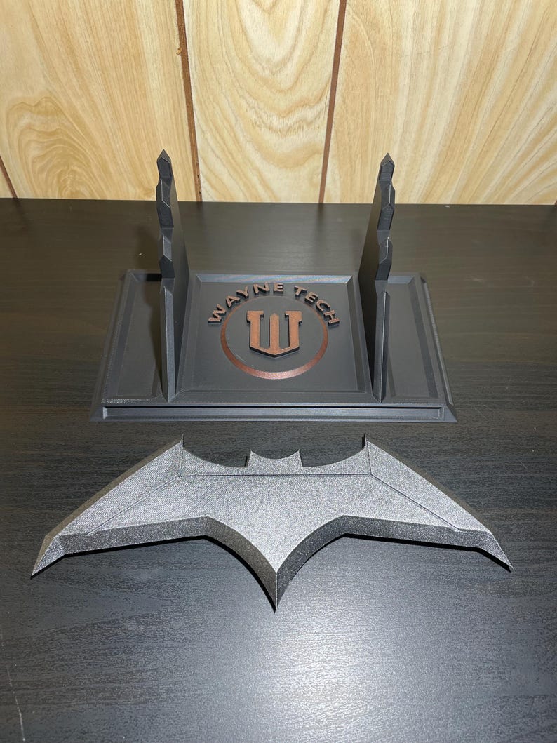 3D Printed Batarang and Stand - Etsy