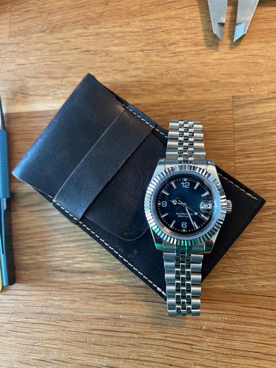 NH35 Mod Seiko Caja con bisel estriado Oyster Brazalete Jubilee Esfera texturizada con numeros oceanicos en azul marino Luminiscencia BWG9 Etsy Espana