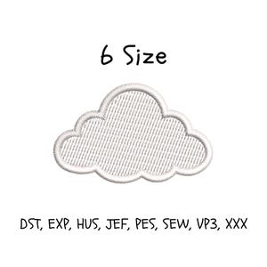 Puede incluir: Un parche de nube bordada blanca con un diseño texturizado. El texto "6 Size" está encima de la nube, y debajo están los formatos de archivo: DST, EXP, HUS, JEF, PES, SEW, VP3, XXX. Este parche es adecuado para varios proyectos de costura.