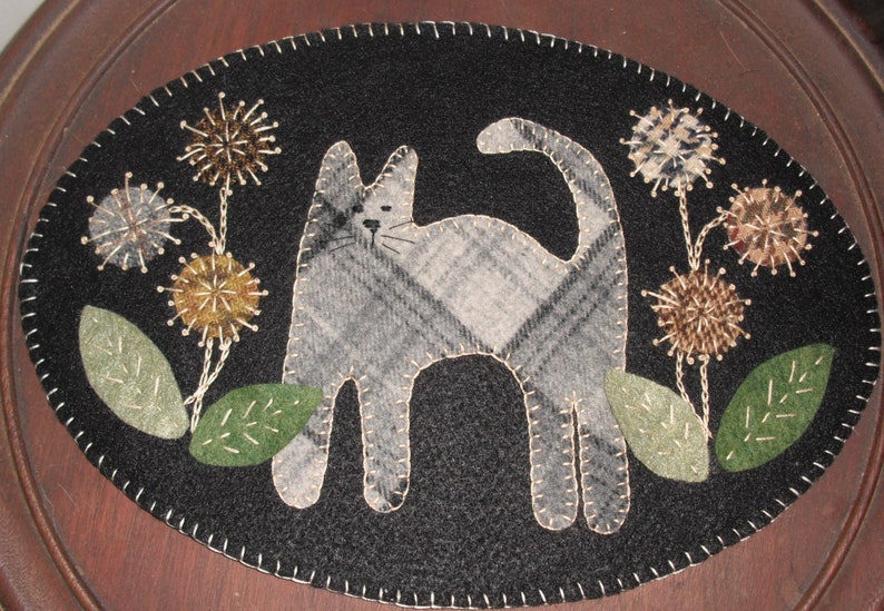 Penny Rug KIT Pre-cut Wool Applique Kit  Molly's Kitten image 0