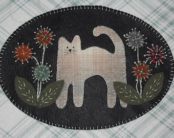 Kit de alfombra Penny: Kit de apliques de lana precortados - Molly's Kitten