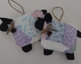 Adornos de cordero de colcha vintage - Juego de 2 - Hechos con colcha vieja