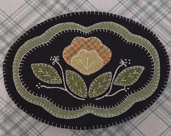 ¡NUEVO! ¡NUEVO! Kit de apliques de lana precortados - Promise - Tapete para velas listo para bordar