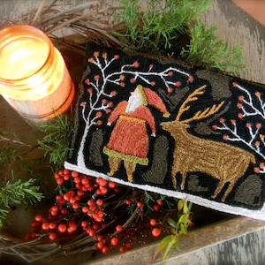 Santa Deer ~ Punch Needle PAttern from Notforgotten Farm™ ~ PDF/Downloadable