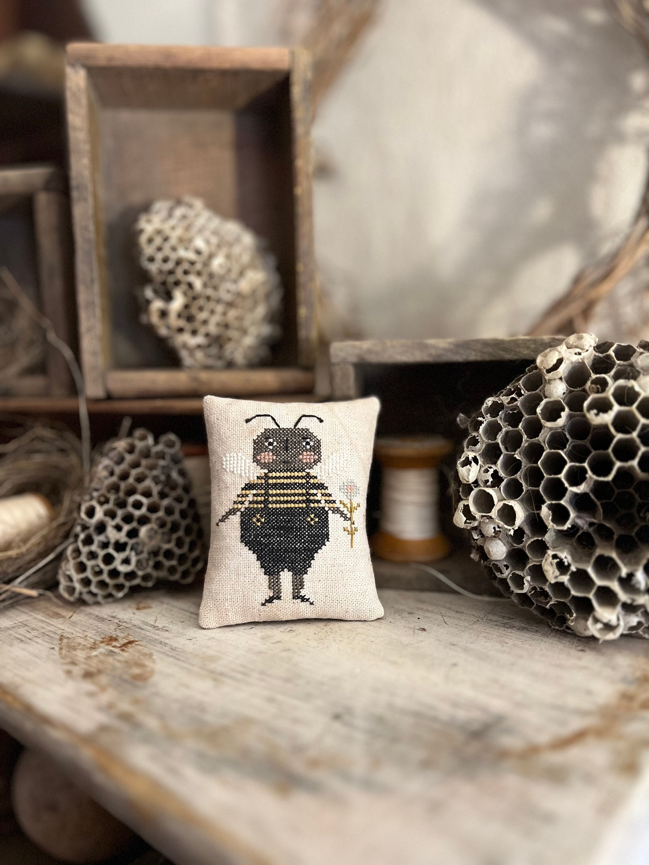 Bees Knees Tees Maglietta In Cotone Premium: Curtis & Hook & Sumner & Morris