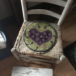 Purple Heart Chairpad - PAPER/Mailed Rug Hooking Pattern ~ from Notforgotten Farm™