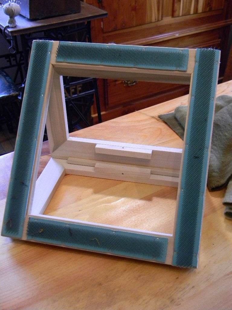 Frame for punch needle 