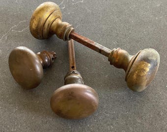 4 Antike Türknöpfe aus Messing mit Schaft Antique Hardware Architektonische Bergung