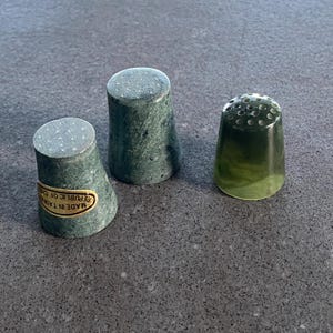 Thimble Green Jade Stone Vintage Hand Sewing Collectible