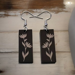Wood Engraved Flower Earring Set