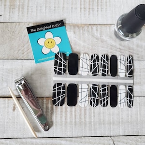 Black and White Lines Nail Wraps: Easy DIY Nail Art
