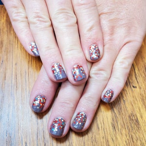 Festive Glitter Nail Wraps: Easy DIY Nail Art