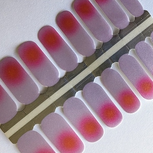 Aura Nail Wraps: DIY Nail Art Stickers