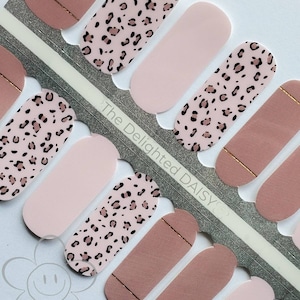 Chic Cheetah Nail Wraps: Easy DIY Nail Art