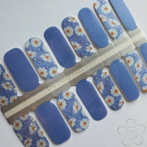 Daisies & Blue Skies Nail Stickers: Easy DIY Nail Art