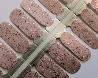 Champagne Glitz Nail Wraps: Non-Toxic DIY Nail Art