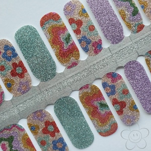 Retro Glitter Daisy Nail Stickers: Easy DIY Nail Art