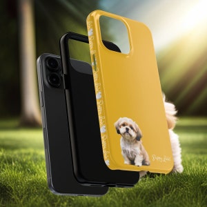 Precious Shih Tzu Love Tough Phone Case. Świetny prezent dla miłośników szczeniaków Shih Tzu i kolor żółty! Sprawdź też obramowanie „Puppy Love”!